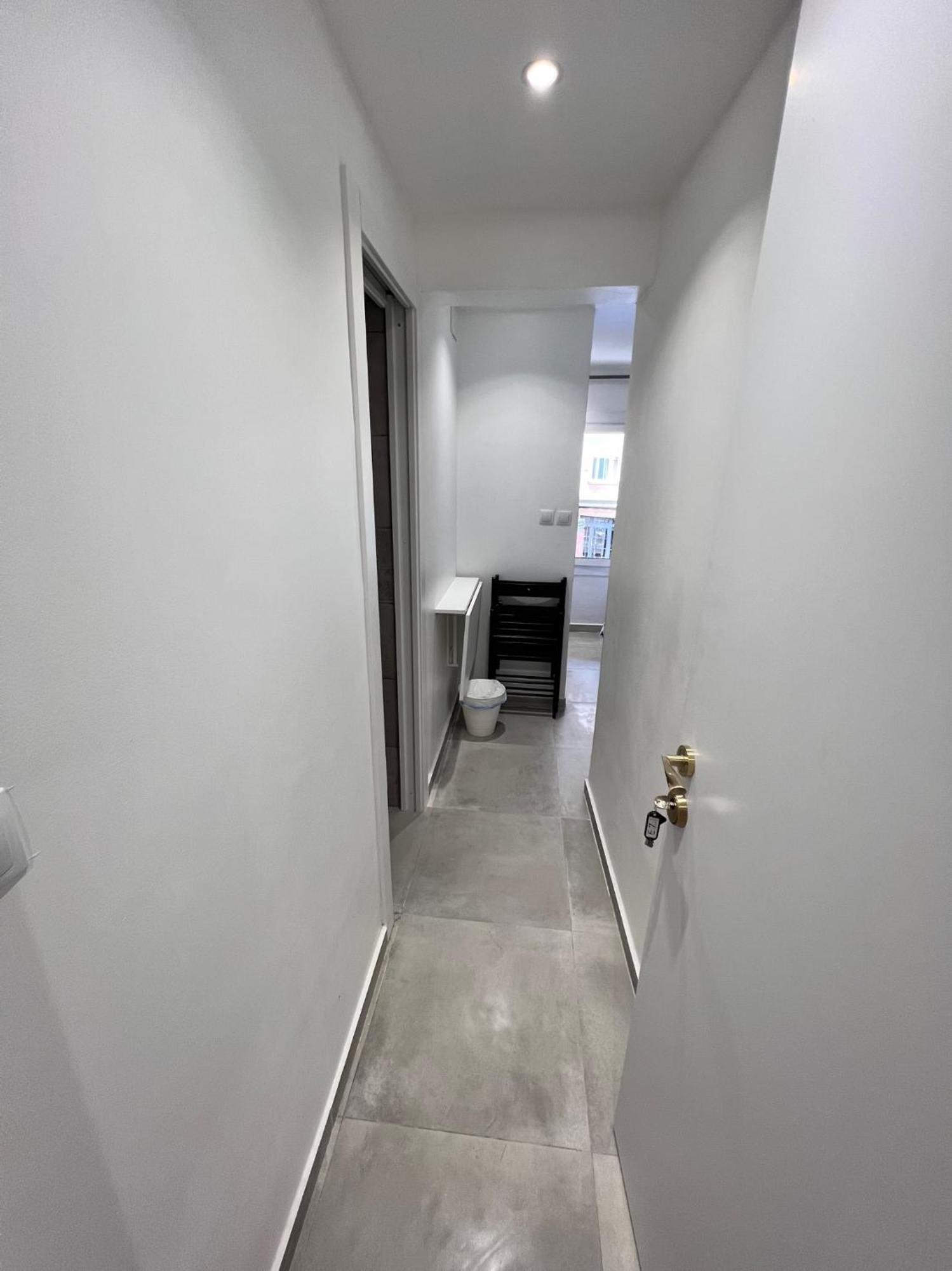 Apartamentos Con Bano Privado Frente Al Metro L5 Barcelona-Hospitalet L'Hospitalet de Llobregat Esterno foto