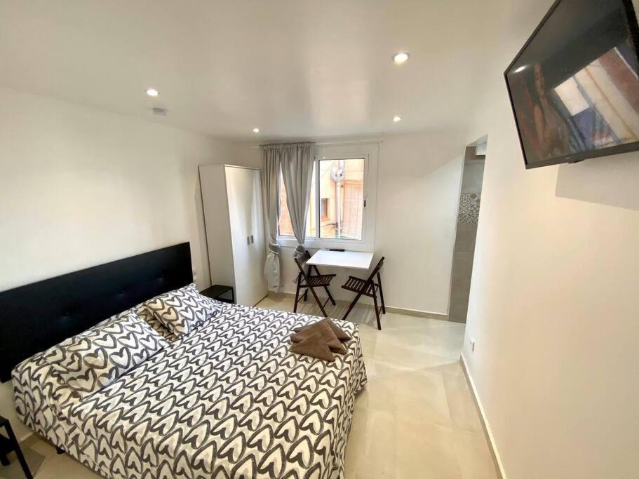 Apartamentos Con Bano Privado Frente Al Metro L5 Barcelona-Hospitalet L'Hospitalet de Llobregat Esterno foto