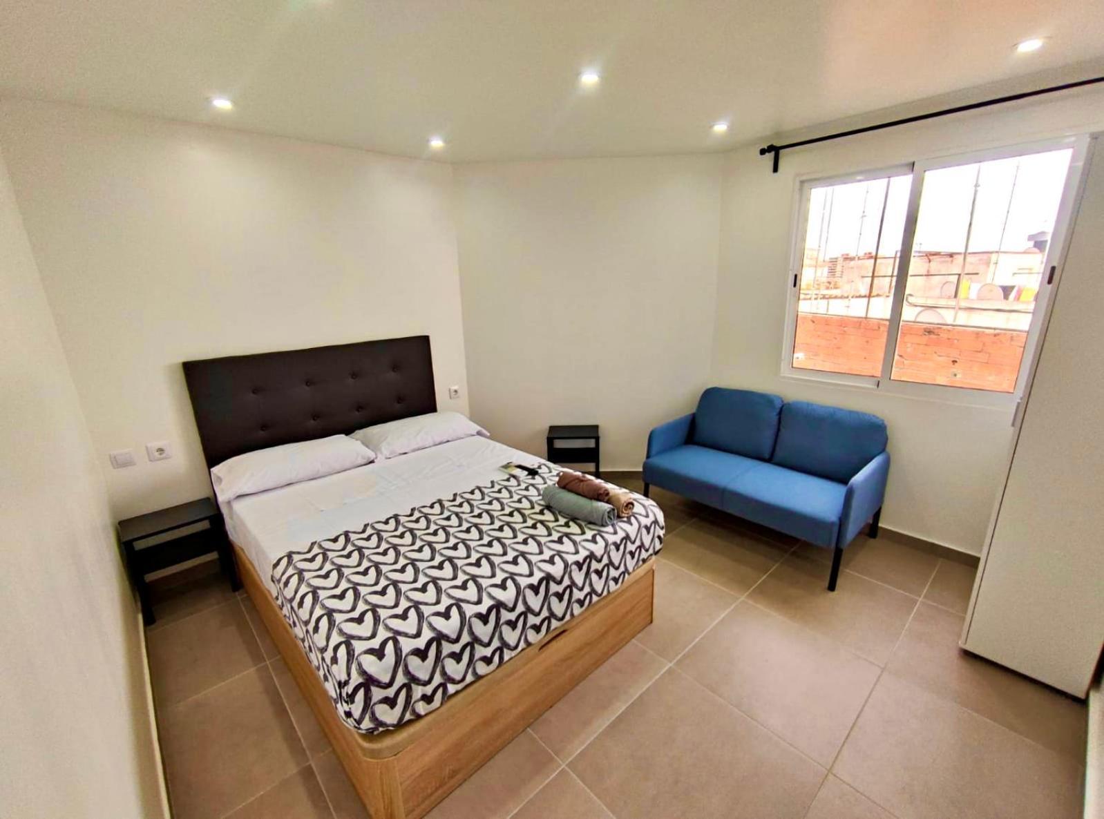 Apartamentos Con Bano Privado Frente Al Metro L5 Barcelona-Hospitalet L'Hospitalet de Llobregat Esterno foto